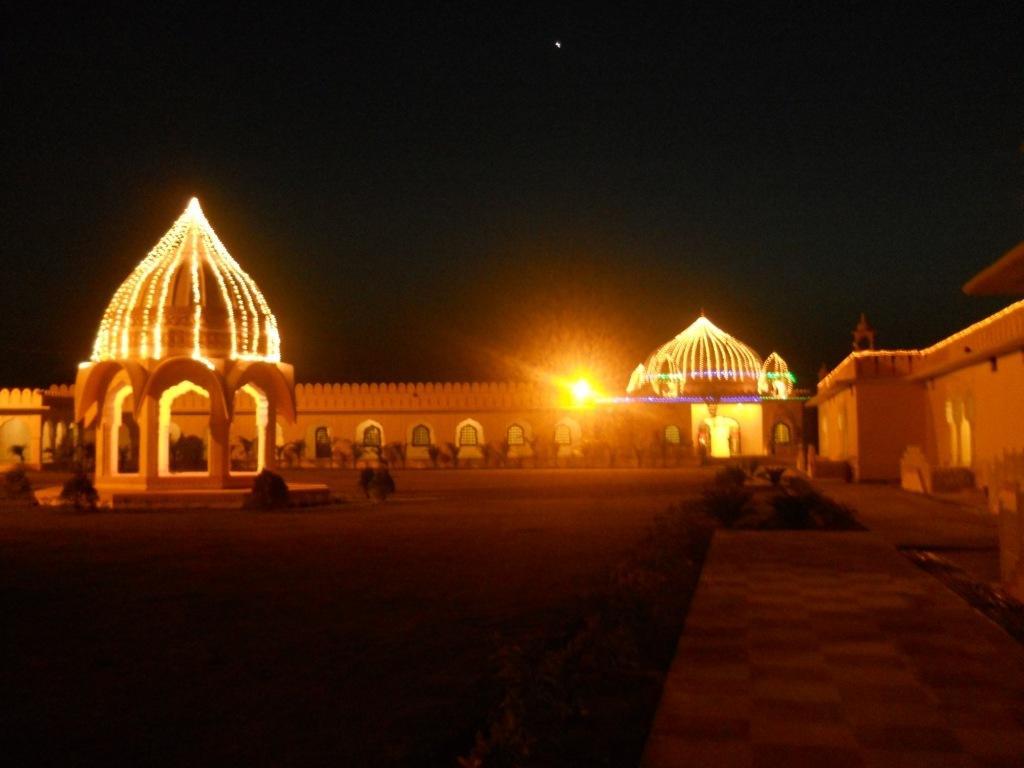 V Resorts Rajmahal オルチャ エクステリア 写真