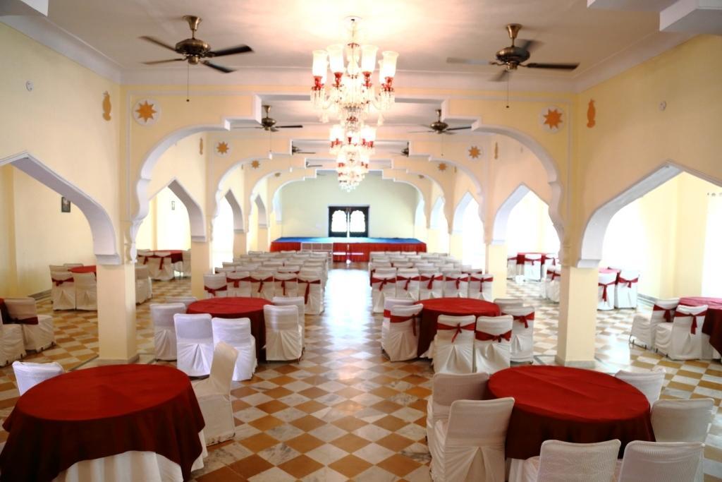 V Resorts Rajmahal オルチャ エクステリア 写真