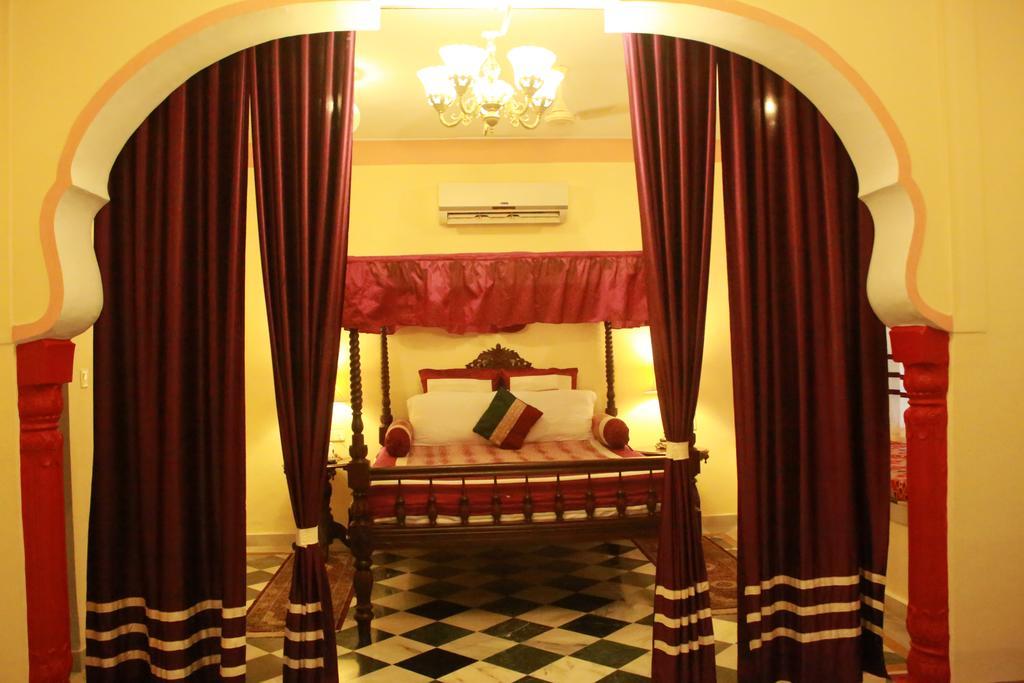 V Resorts Rajmahal オルチャ エクステリア 写真