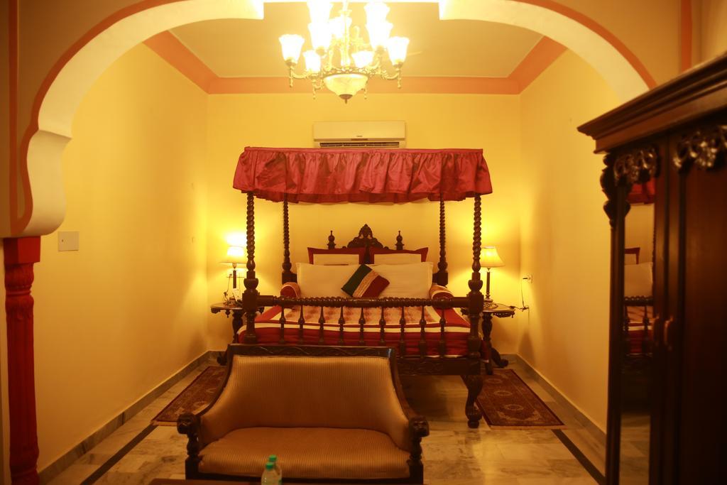 V Resorts Rajmahal オルチャ エクステリア 写真