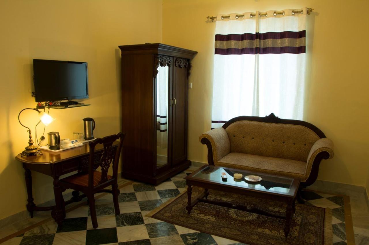 V Resorts Rajmahal オルチャ エクステリア 写真