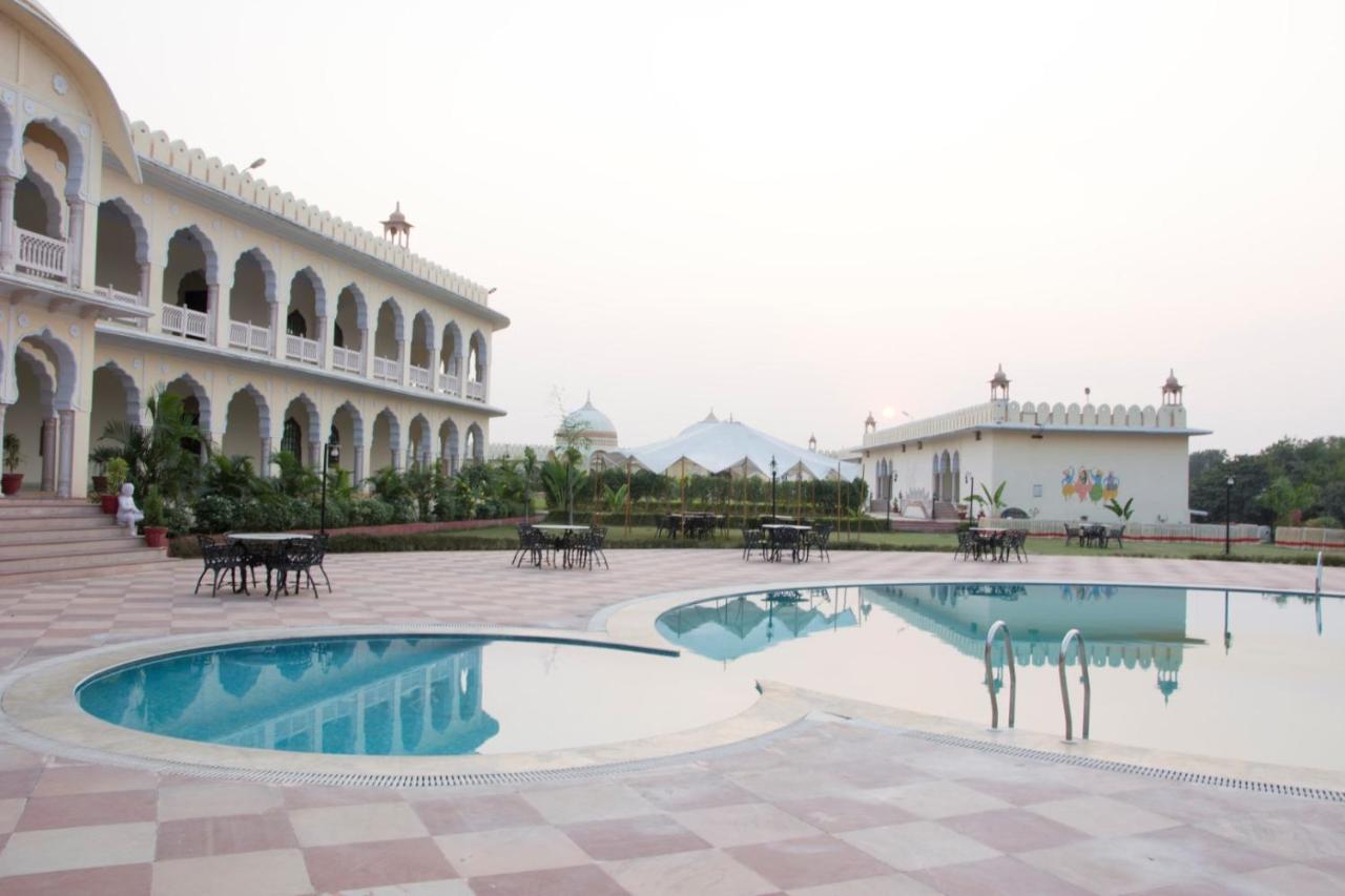 V Resorts Rajmahal オルチャ エクステリア 写真