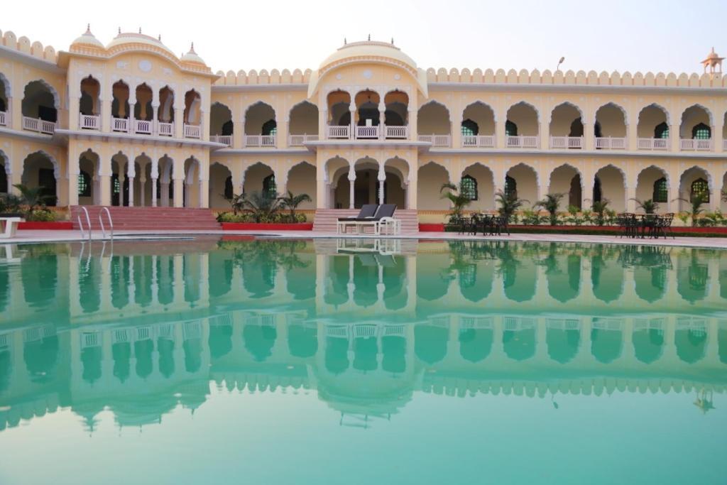 V Resorts Rajmahal オルチャ エクステリア 写真
